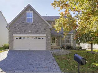 10 Larsen Ct, Bridgewater, NJ 08807