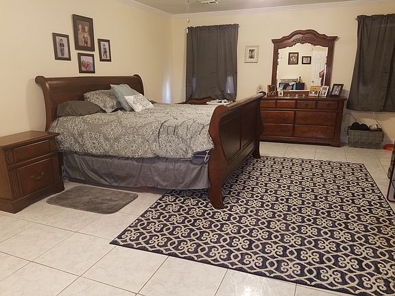 4th image of 717 Wright Ave