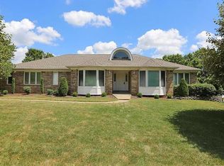 450 Round Tower Dr W, Saint Charles, MO