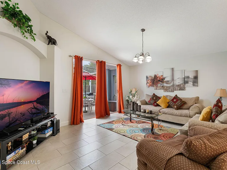 Eagle Peak Dr — Photo 5