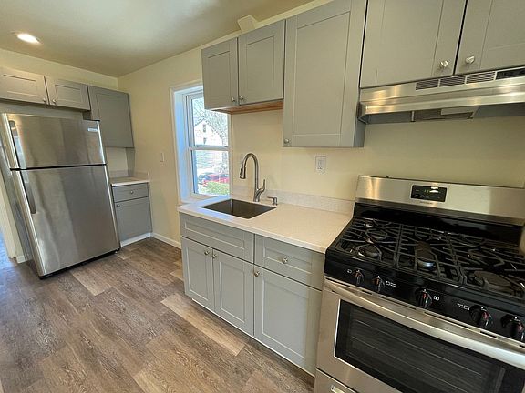 2nd image of 17 Dubois St #3