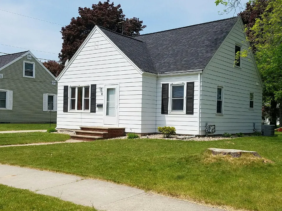 93 Foster Ct