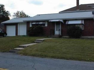 222 E Weis St, Topton, PA 19562