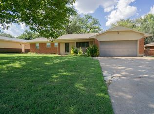 3636 Cheyenne Dr, Woodward, OK 73801