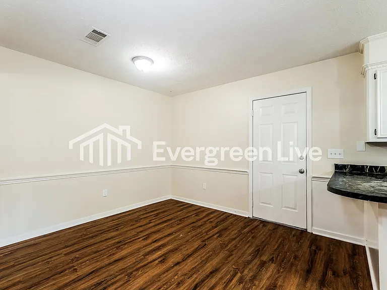 821 Willoway Cv E — Photo 5