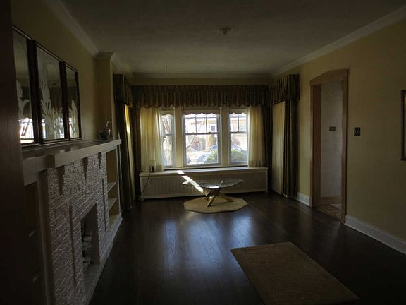 3rd image of 1627 Cuyler Ave