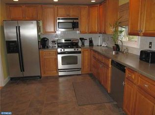 383 Hampton Dr, Feasterville Trevose, PA 19053