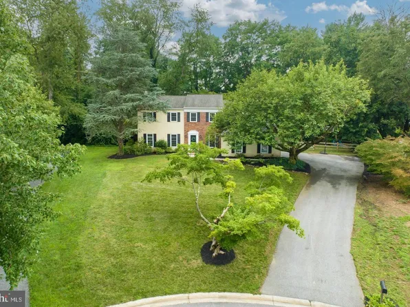 883 Twickensham Ct, West Chester, PA 19382