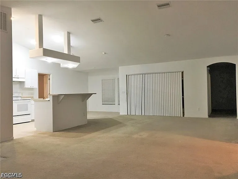 2221 SW 8th Pl — Photo 6