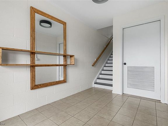 4th image of 621 Virginia St APT 4