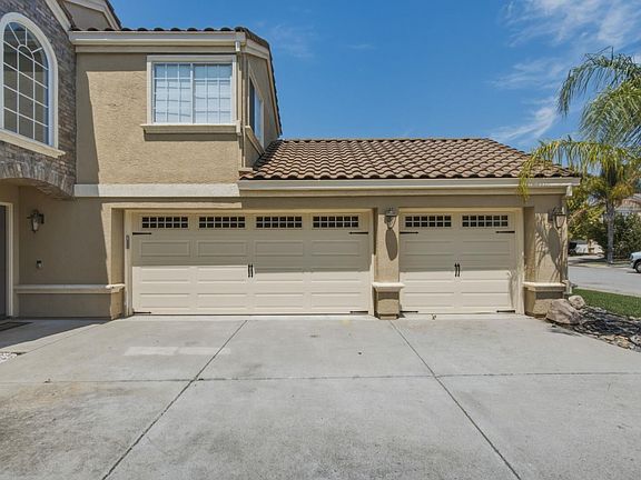 3rd image of 16935 Pine Way