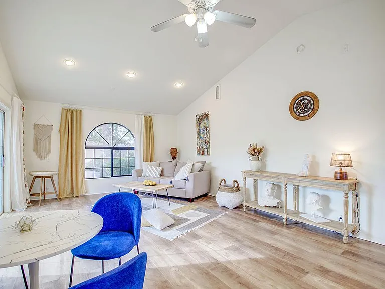 6308 W Port Royale Ln — Photo 52