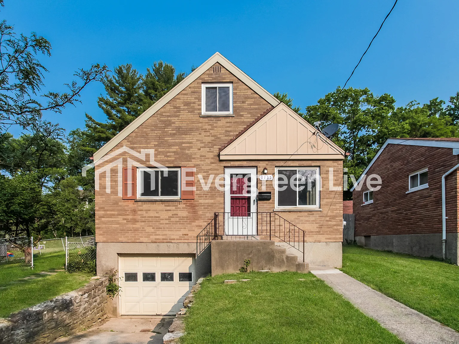 4 bed, 1.0 bath, 1332 sqft, $1,545 — Photo 1