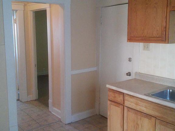 5th image of 1005 E 140th St
