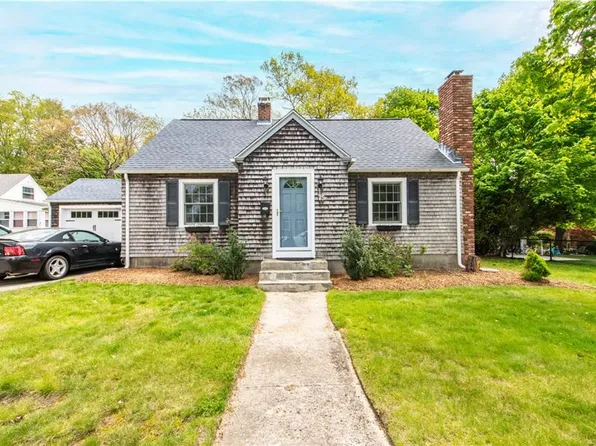 75 Knotty Oak Rd, Coventry, RI 02816