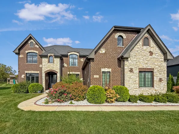 8884 Port Washington Dr, Frankfort, IL 60423