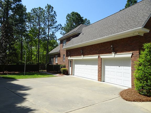 Spacious 3 car garage