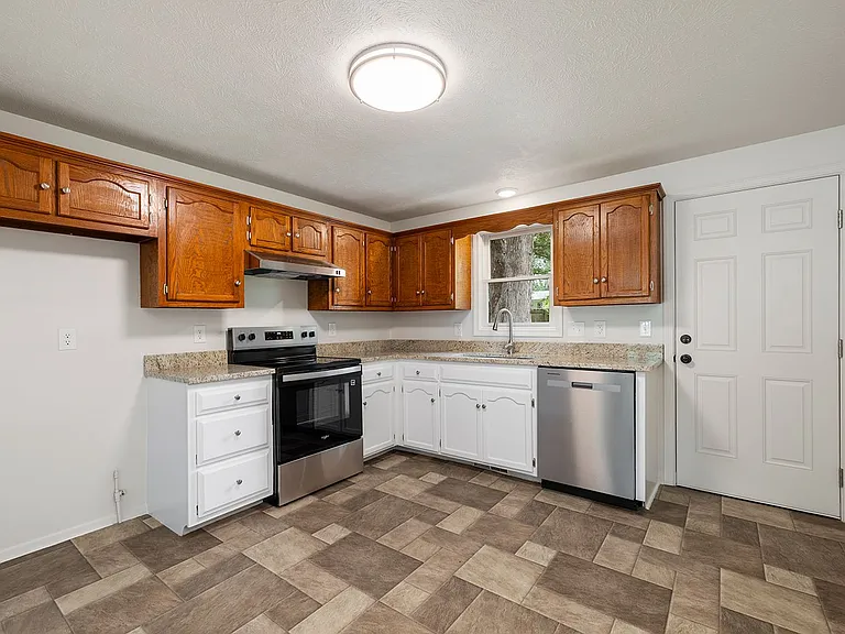 418 W Olive St — Photo 9