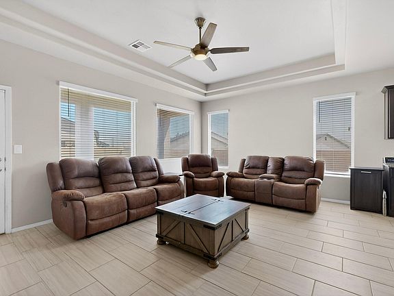 5th image of 424 Liam Ct