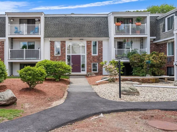 96 Main St APT C1, Foxboro, MA 02035
