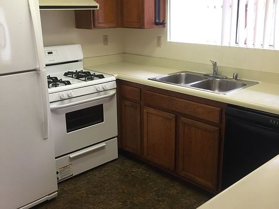 2nd image of 529 Hart Dr APT 05