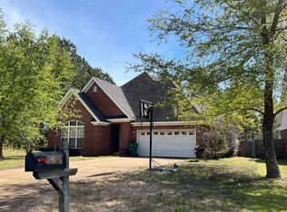 214 N Clubview Dr, Carthage, MS 39051
