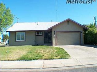 1017 7th St, Ripon, CA 95366