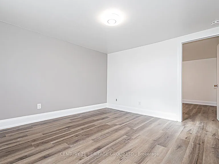 219 Harris Ave #BASEMENT — Photo 7