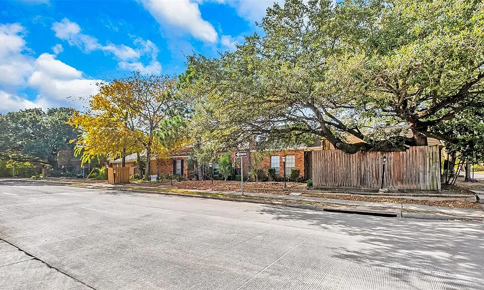 7500 W Loop S Fwy #D