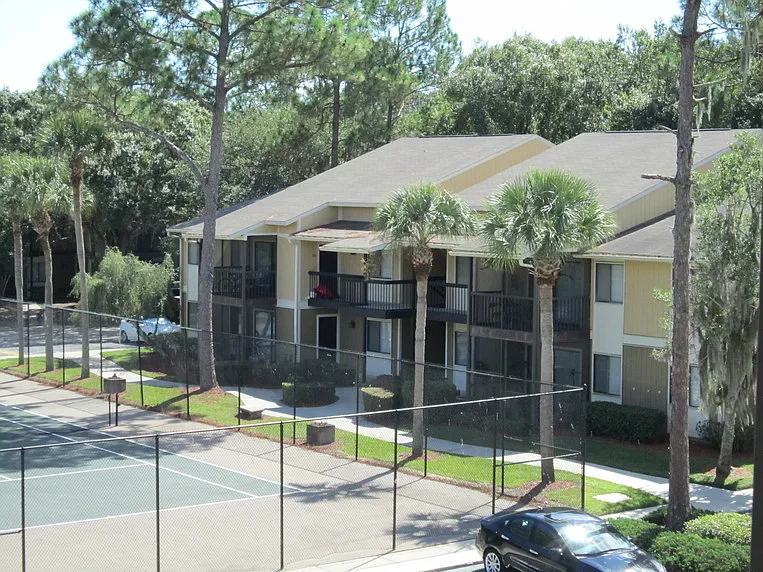 Stone Creek Apartments — Photo 9
