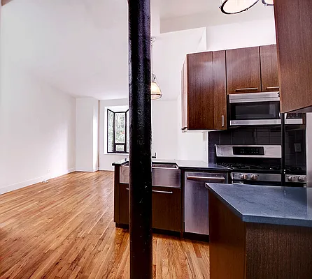 Rented by Urbane Brokerage | media 22