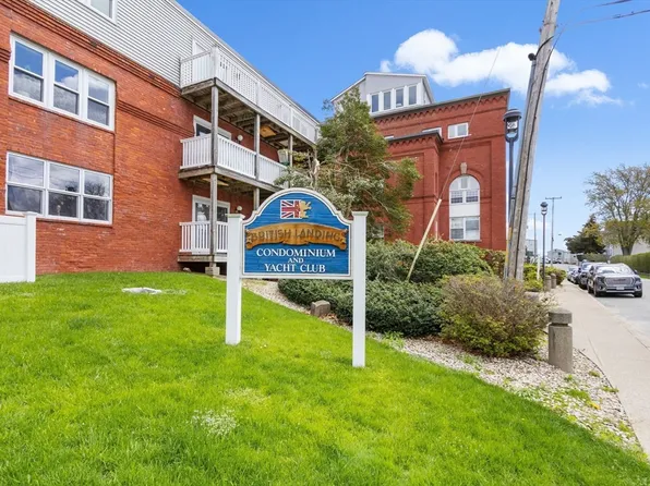 45 Main St APT 21, Wareham, MA 02571