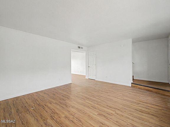 2nd image of 5880 S Del Moral Blvd