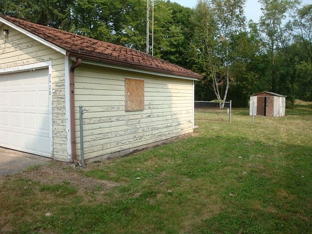 2nd image of 2420 Curtis Rd