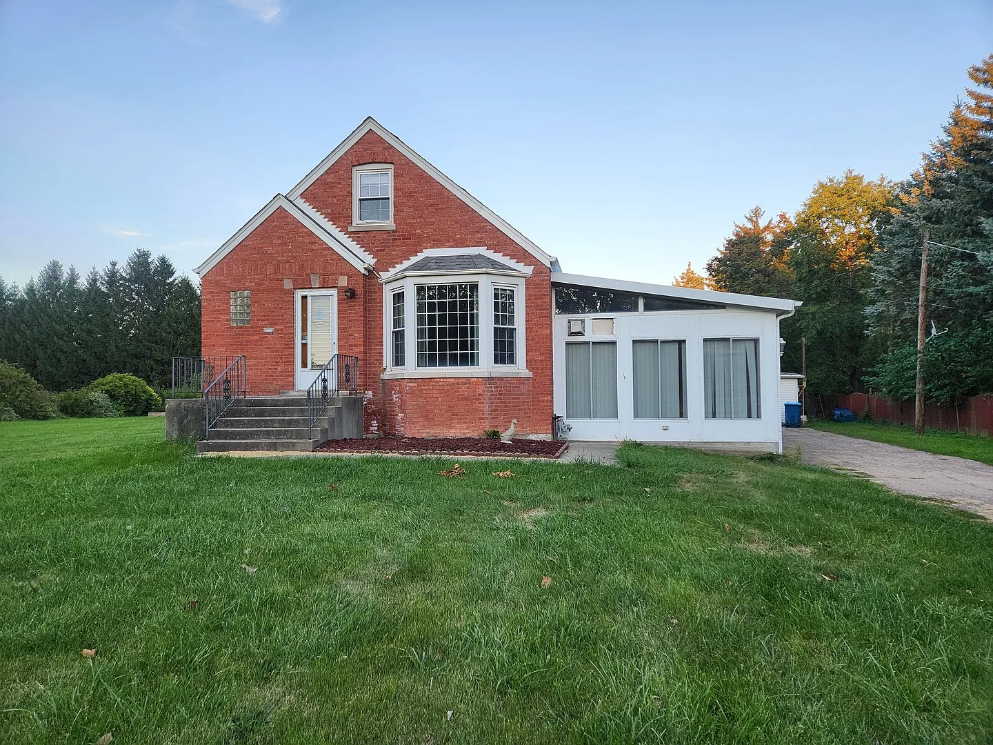215 N Westgate Rd photo 1