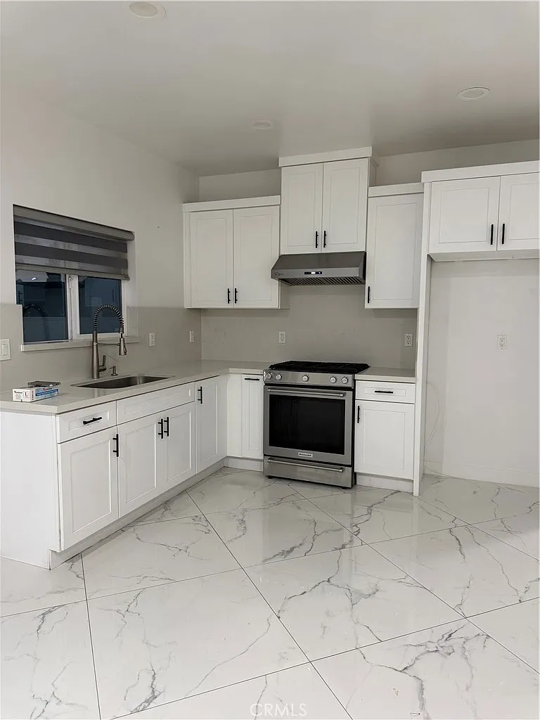 3 bed, 1000 sqft, $3,350 — Photo 4