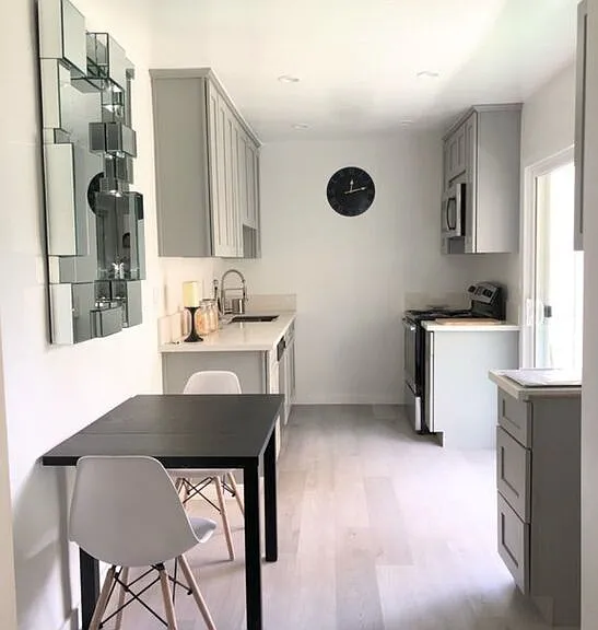 425 S Kenmore Ave #214 — Photo 6