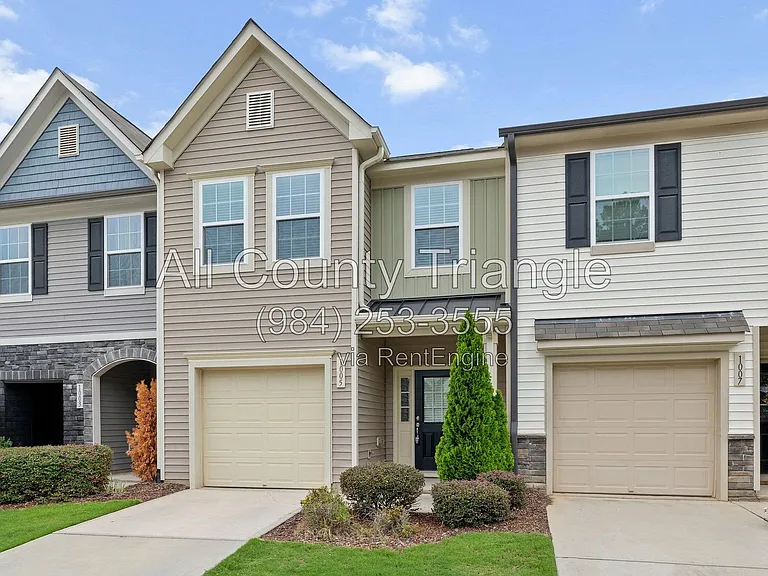 1005 Amber Shadow Dr — Photo 2