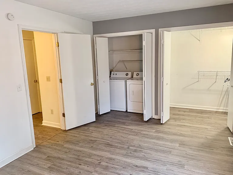 875 Vine St — Photo 3
