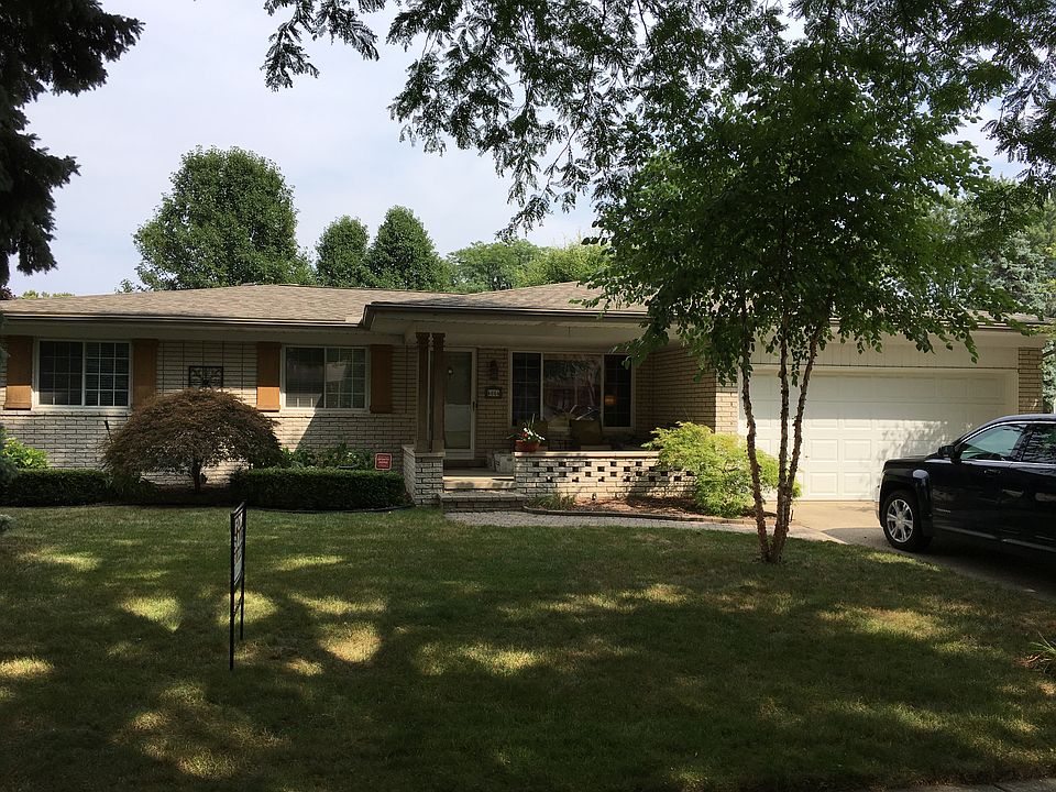 1st image of 4664 Fairmont Dr