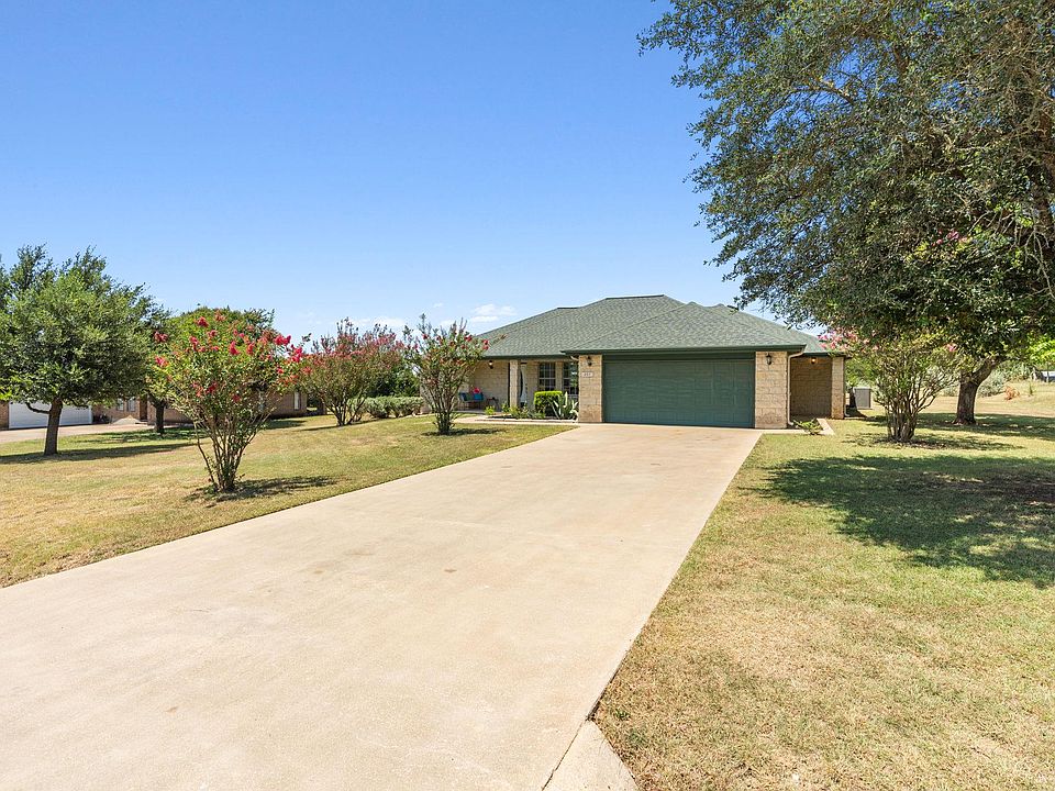 1st image of 207 Meadow Oaks Dr