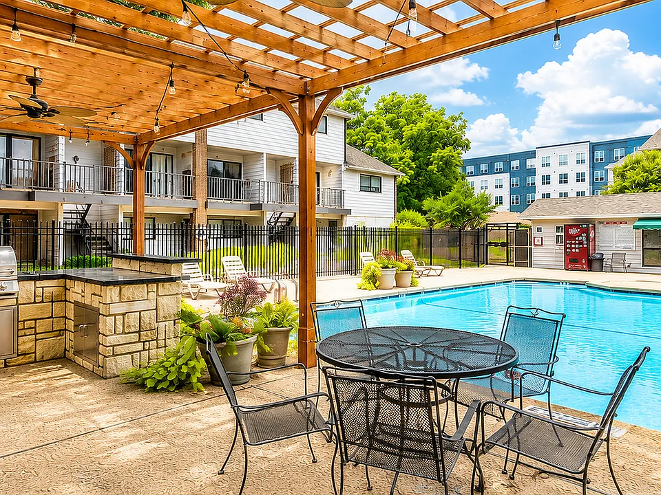 BBQ pool area