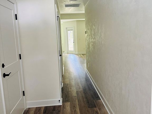 2nd image of 10131 NE 80th St