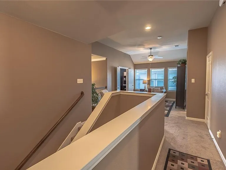 809 Park Place Ln — Photo 16