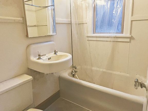 4th image of 1664 Randolph Ave APT J