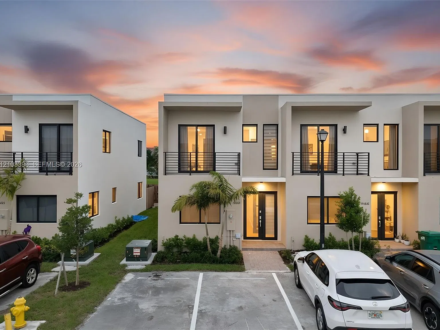 4 bed, 4.0 bath, $2,950 — Photo 1
