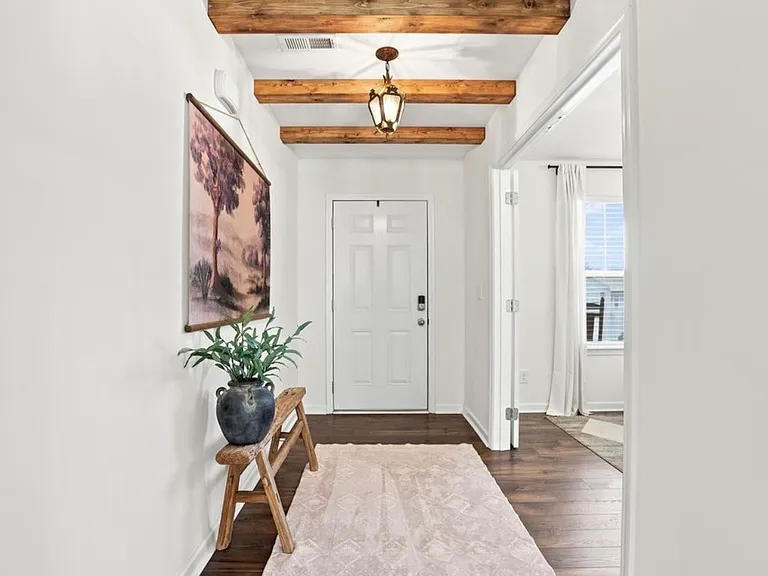 1041 Persimmon Ln — Photo 4