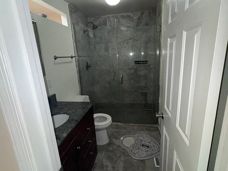 2127 E Fairmount Ave — Photo 26