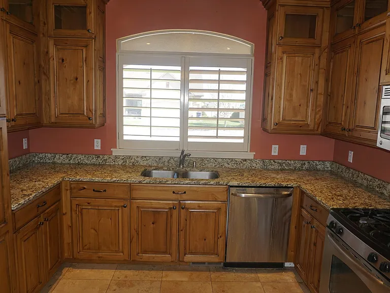 222 E Belle Glenn Cir — Photo 4