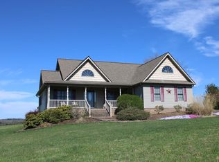 467 Deer Meadow Dr, Hillsville, VA 24343